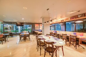 Lunsj og middag serveres