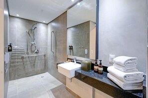 Bathroom - DoubleTree by Hilton Sao Paulo Itaim (São Paulo)