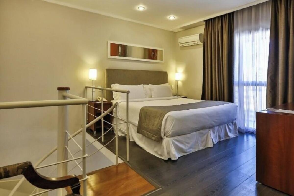 Superior Room, 1 Queen Bed | 1 bedroom, minibar, in-room safe, desk