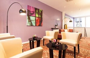 Coin salon dans le hall