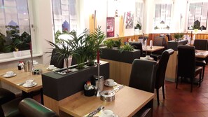 Breakfast and dinner served, German cuisine