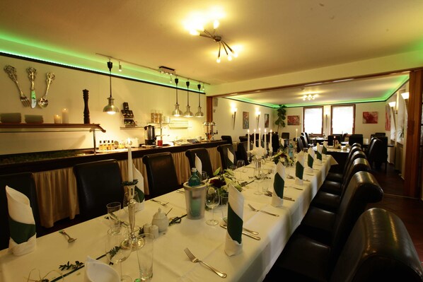 Daily buffet breakfast (EUR 9.9 per person)