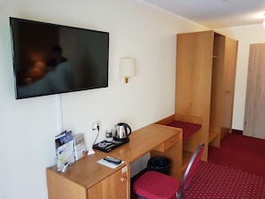 Literie hypoallergénique, minibar, bureau