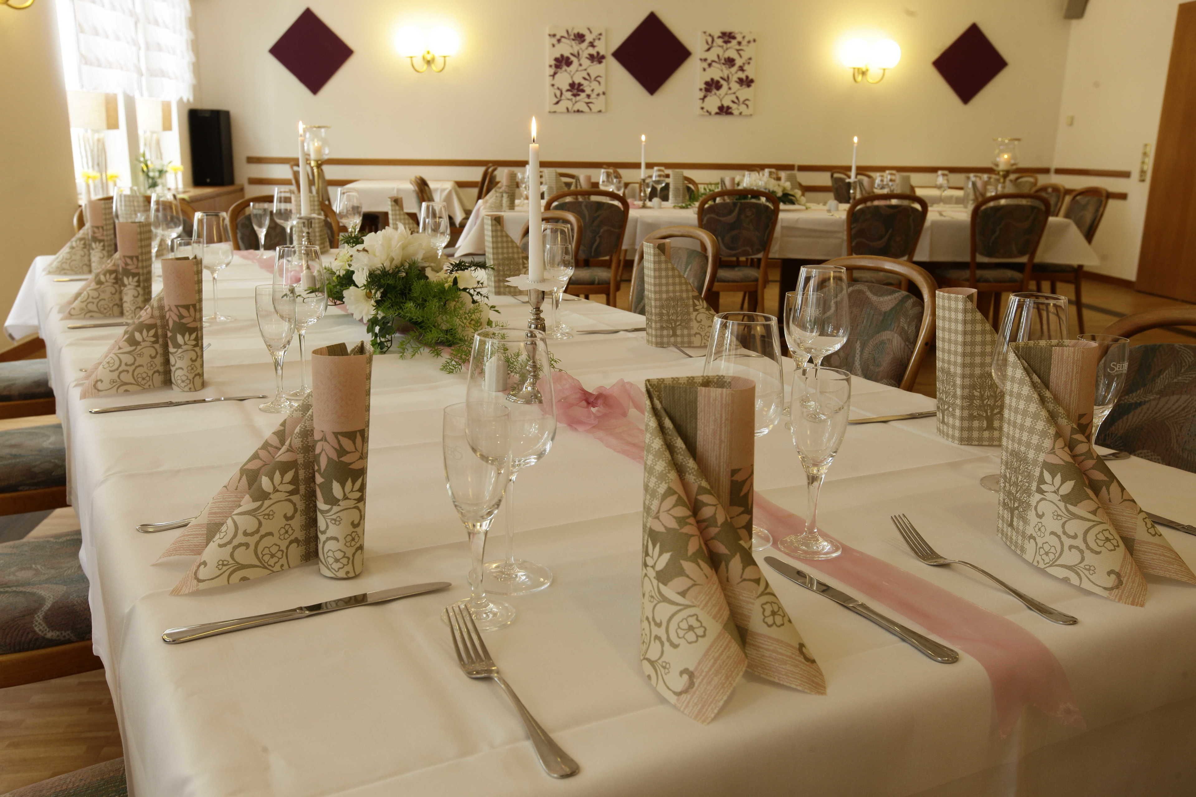 breakfast and dinner served, german cuisine