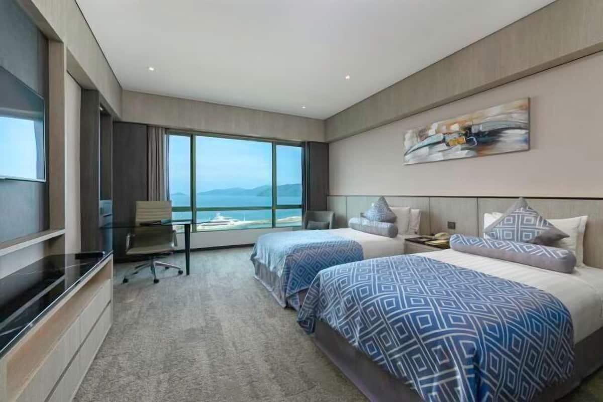 Matelas mémoire de forme, minibar, coffres-forts dans les chambres