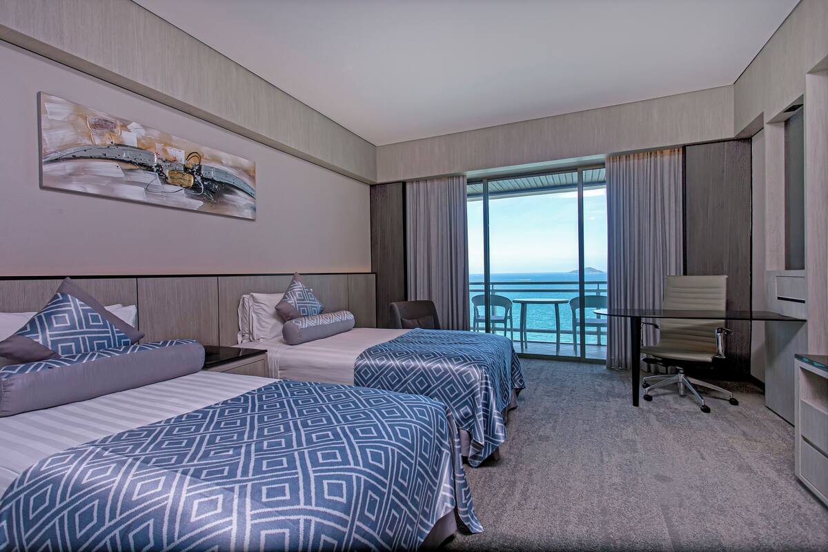 Premium Sea View | 記憶床墊、迷你吧、客房內保險箱、書桌