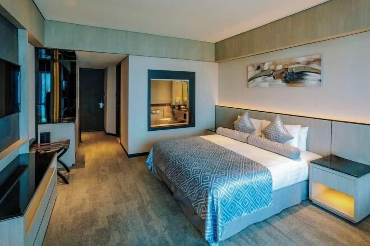 1 bedroom, memory foam beds, minibar, in-room safe