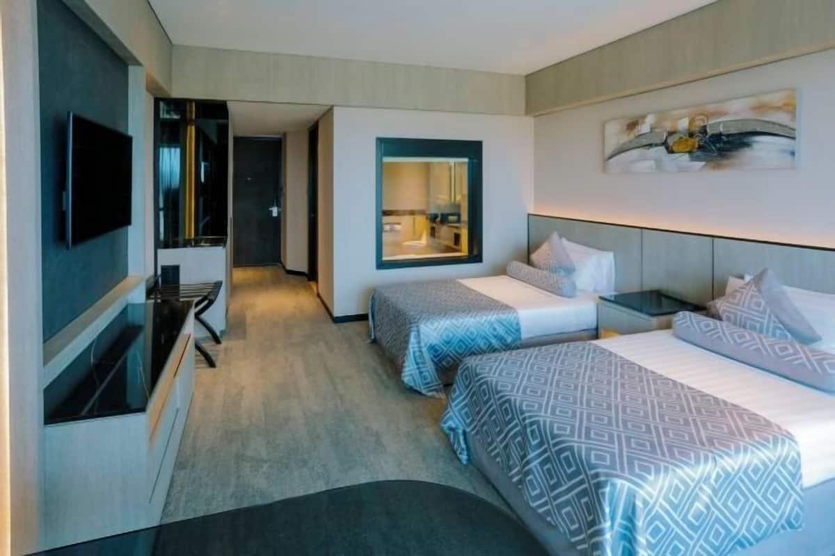 1 bedroom, memory foam beds, minibar, in-room safe