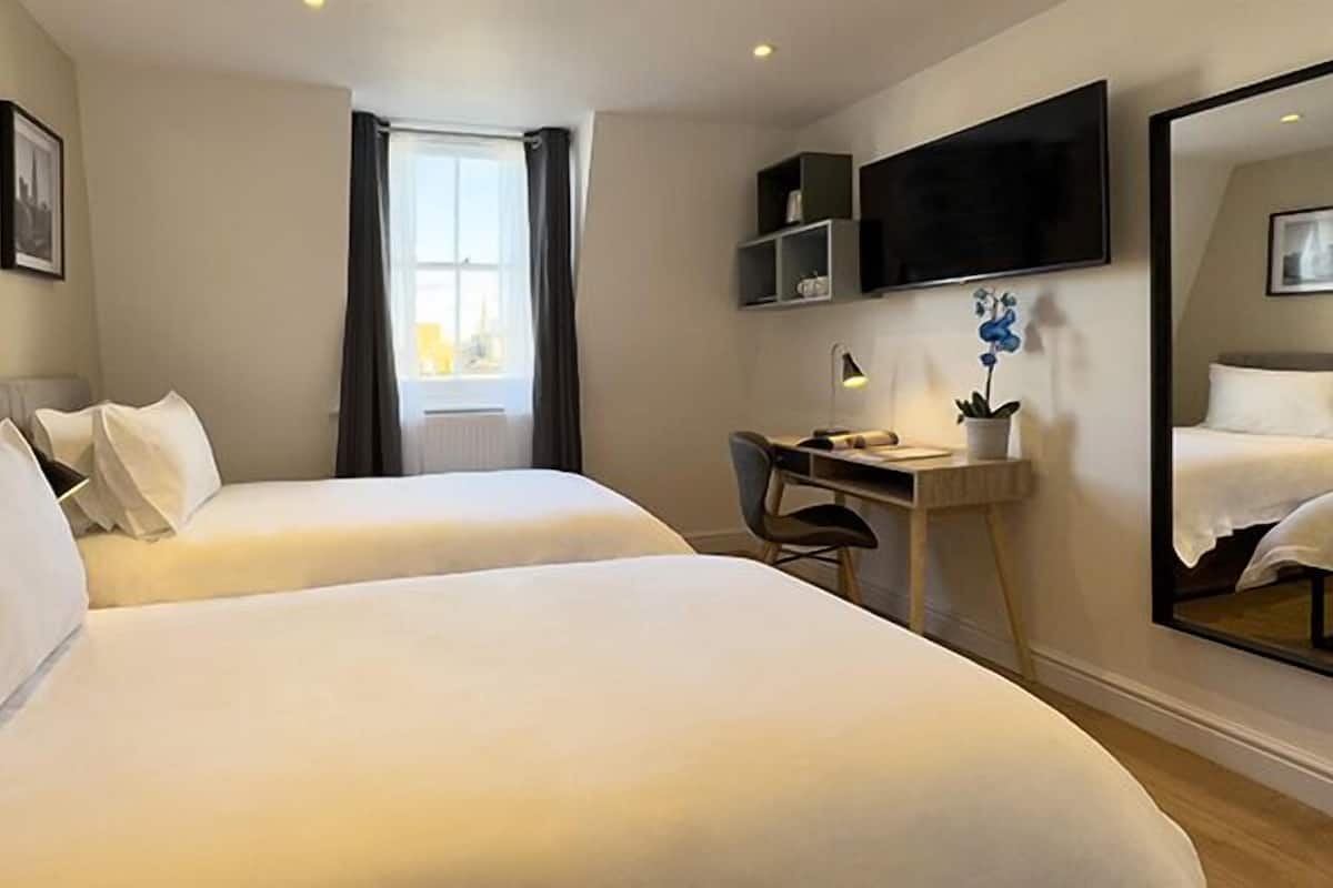 Premier Twin Room