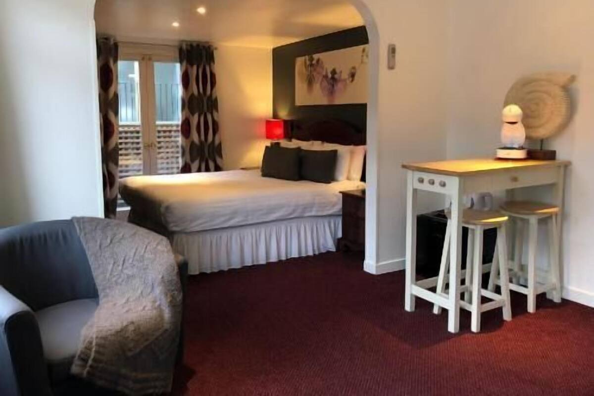 In-room safe, desk, laptop workspace, blackout drapes