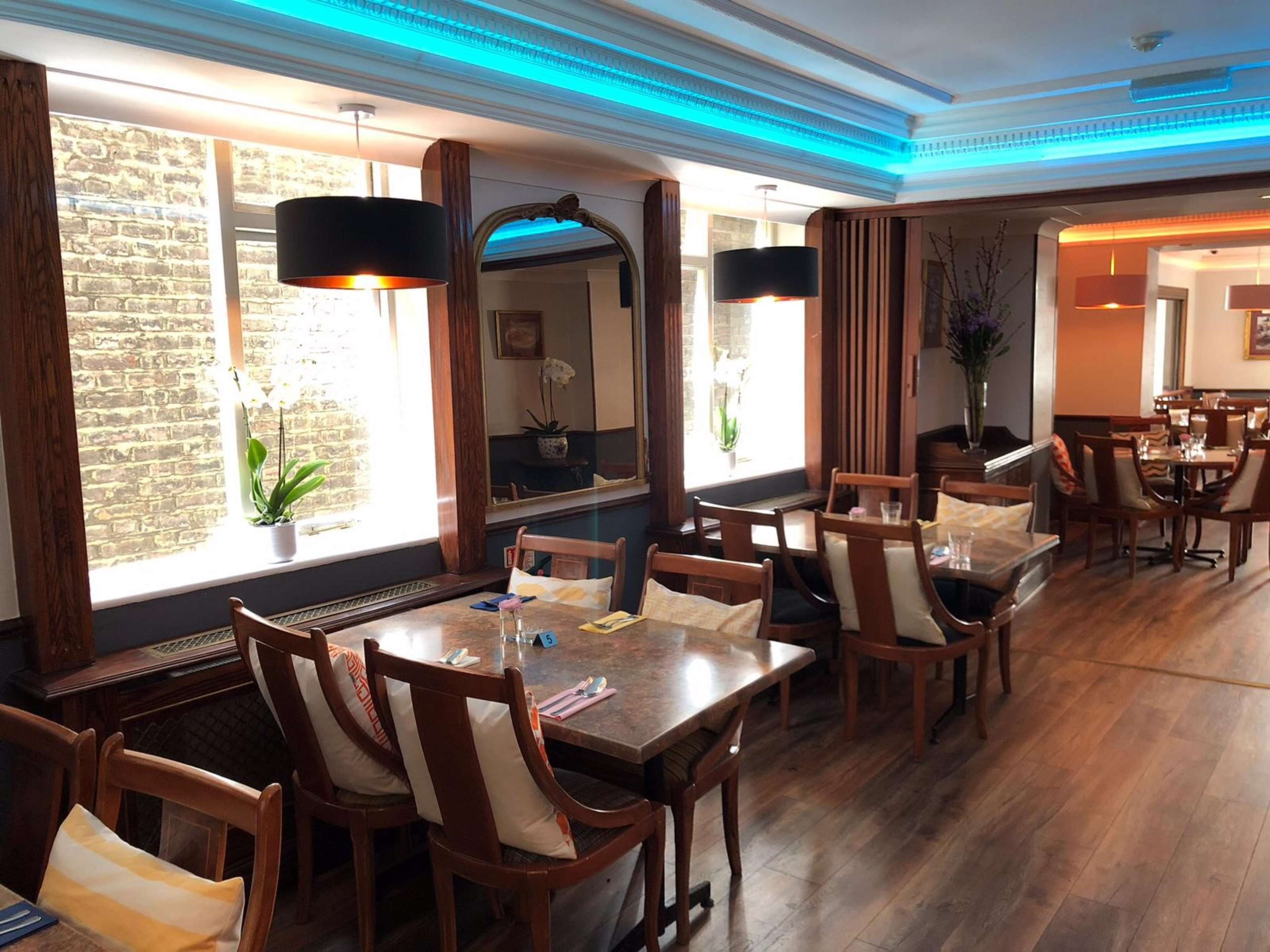 Photo - Berjaya Eden Park London Hotel