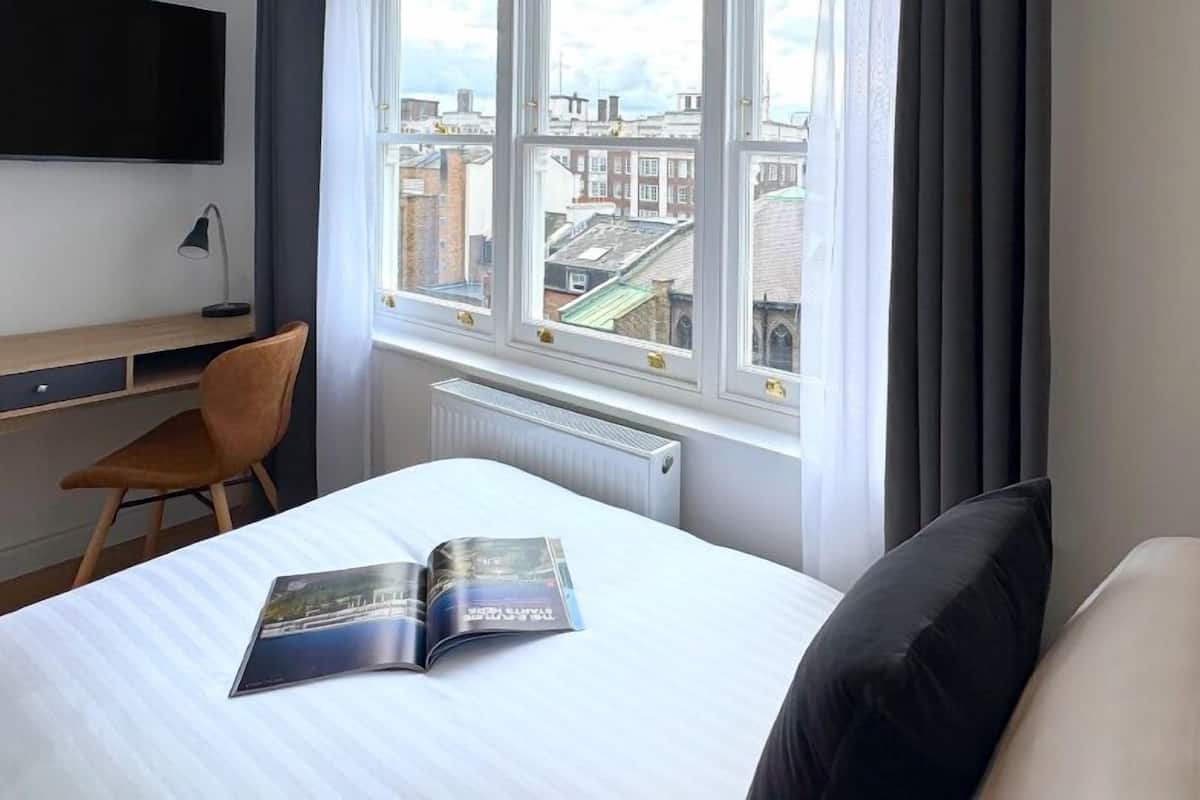 Premier Single Room