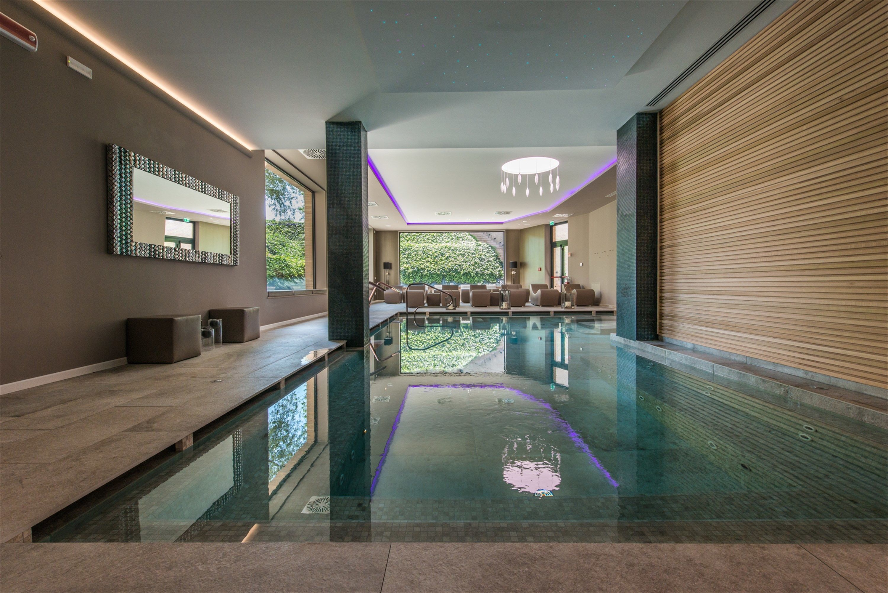 couples treatment room(s), sauna, hot tub, turkish bath/hammam