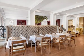 2 Restaurants, Frühstück