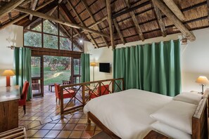 Chalet, 1 cama de matrimonio grande | Edredones de plumas, minibar, caja fuerte y escritorio