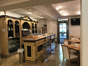 Bar (in der Unterkunft)