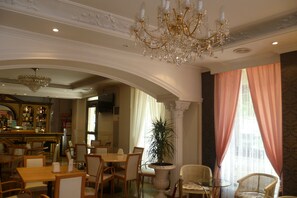 Área de estar no saguão