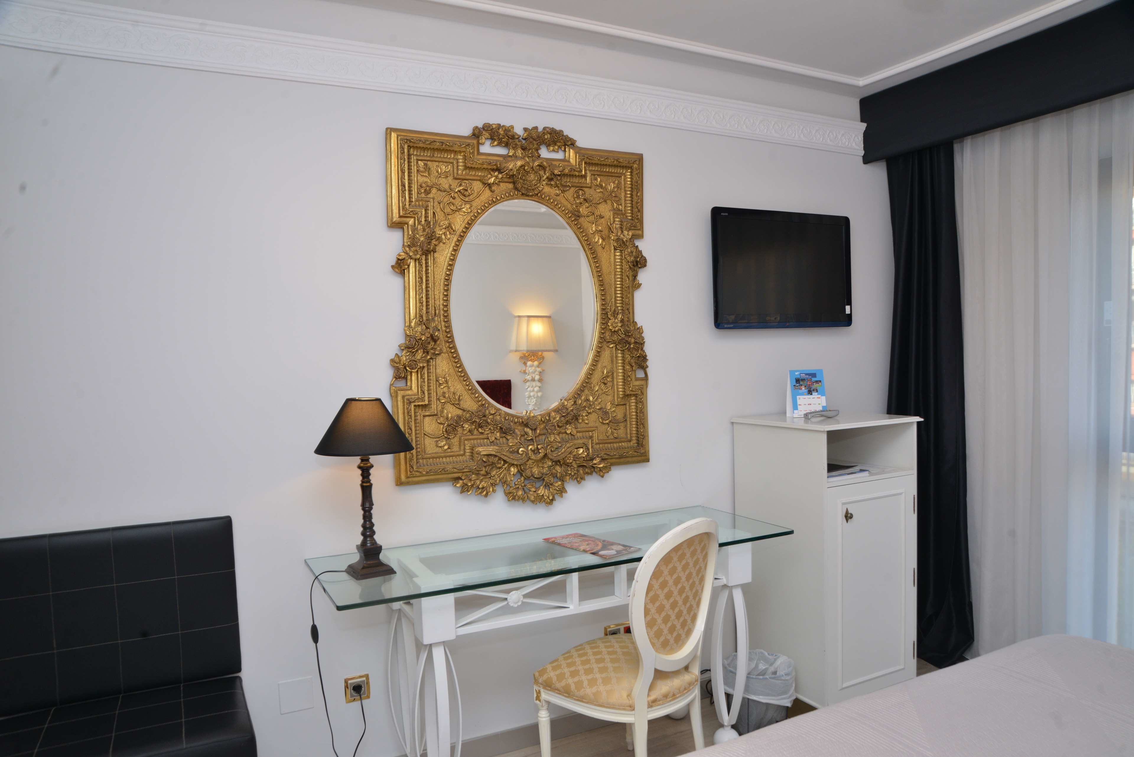 minibar, in-room safe, desk, laptop workspace