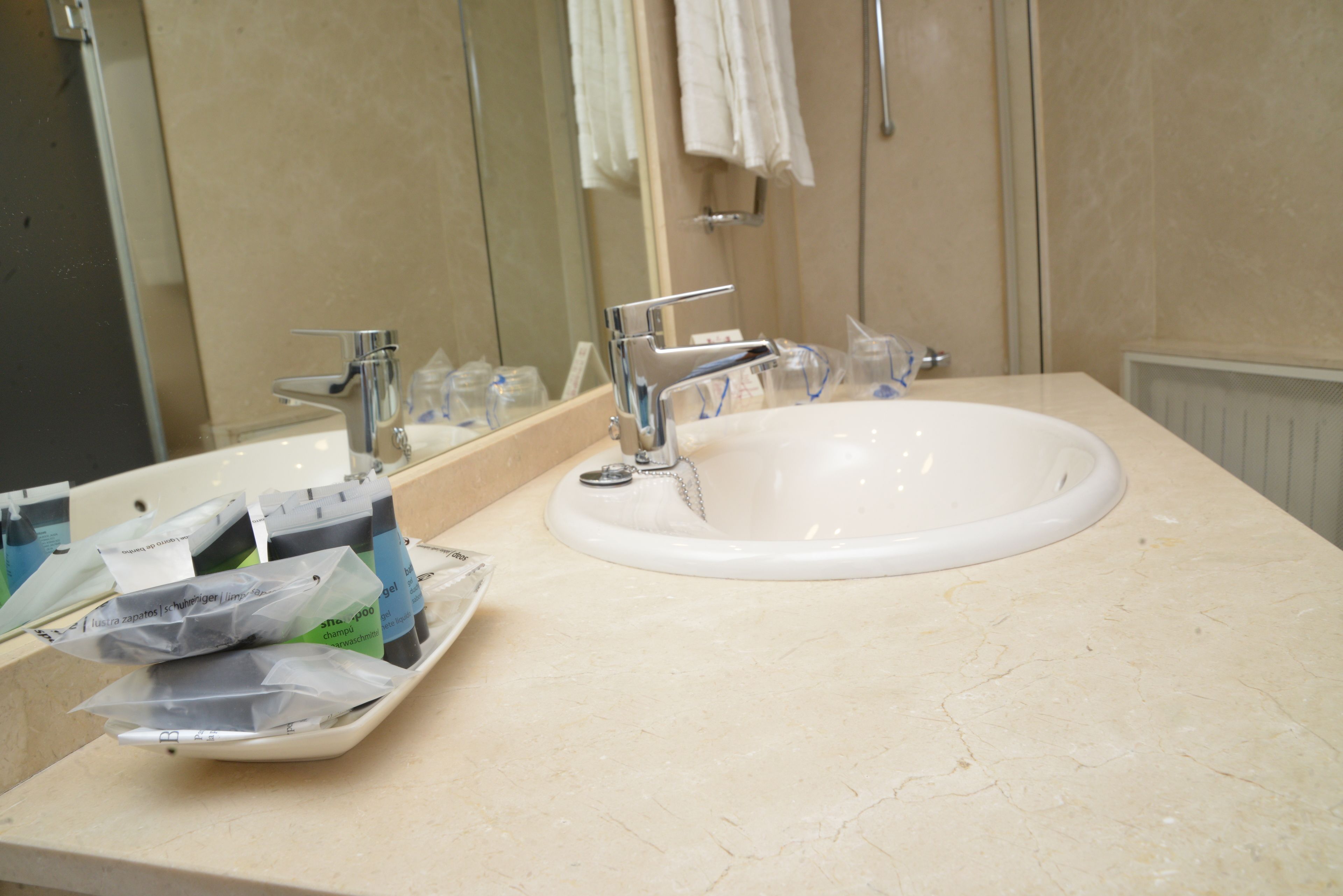 double room | bathroom sink