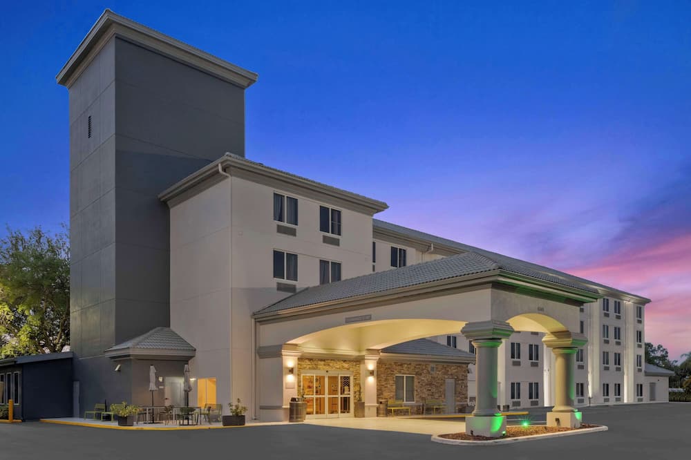 Spark by Hilton Orlando near SeaWorld