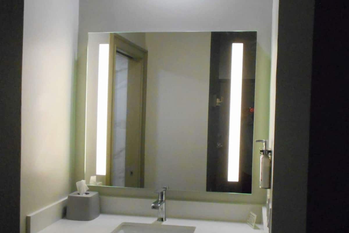 Bathroom | Free toiletries, hair dryer, towels