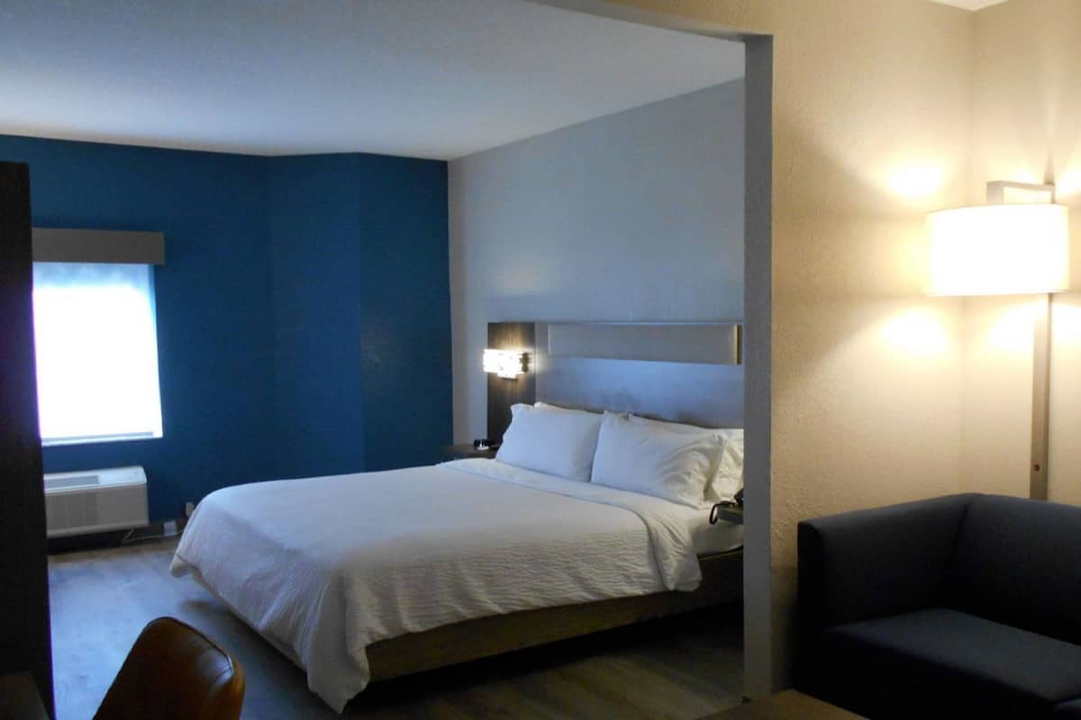 In-room safe, desk, blackout drapes, soundproofing