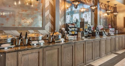 Best Western Plus Silver Saddle Inn