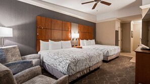 Pillowtop beds, in-room safe, blackout drapes, soundproofing - Best Western Plus Silver Saddle Inn (Estes Park)