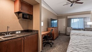 Standard Room, Multiple Beds, Refrigerator & Microwave, Mountain View | Pillow-top beds, in-room safe, blackout curtains, soundproofing