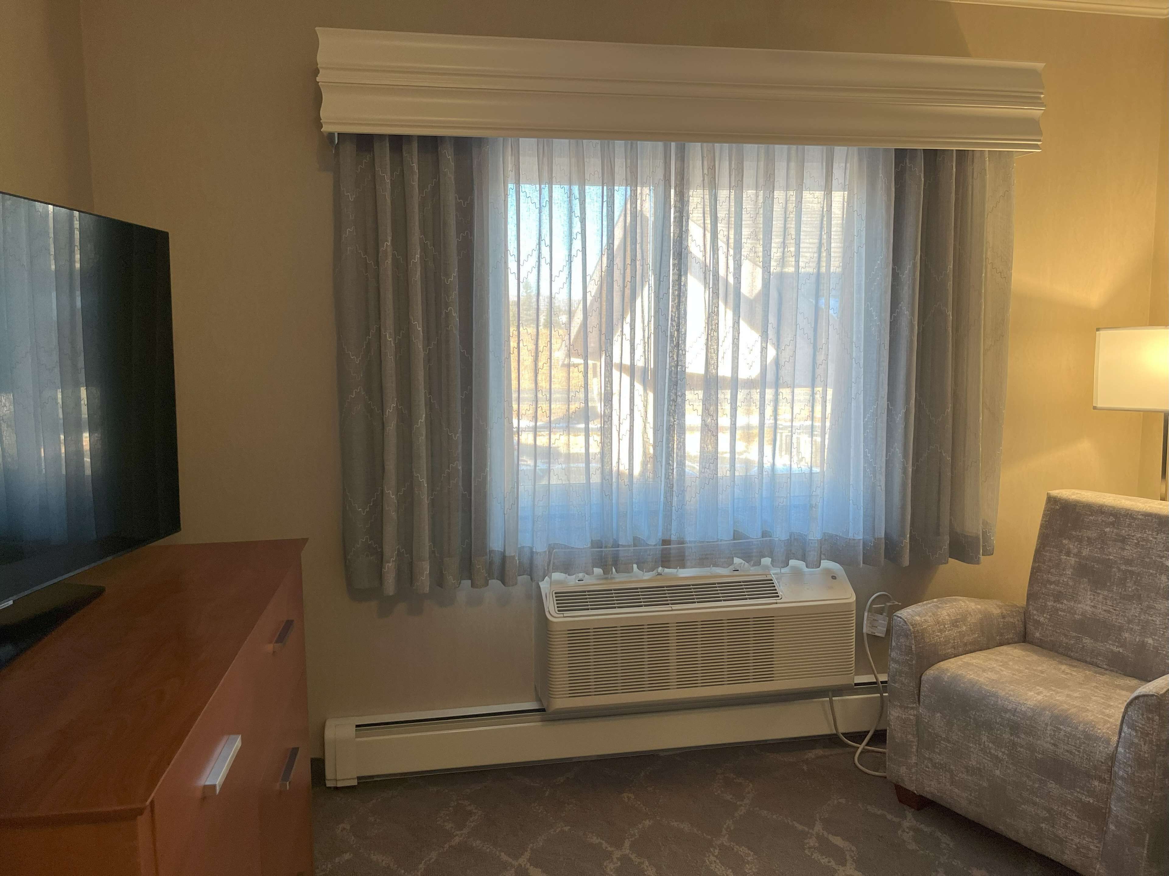 suite, multiple beds, non smoking | pillow-top beds, in-room safe, blackout curtains, soundproofing