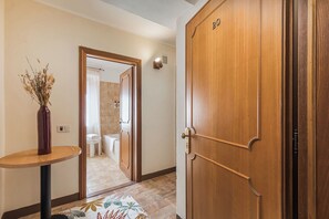 1 bedroom, in-room safe, desk, free WiFi