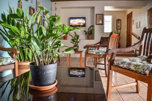19-inch TV with cable channels - Parador Boquemar (Cabo Rojo)