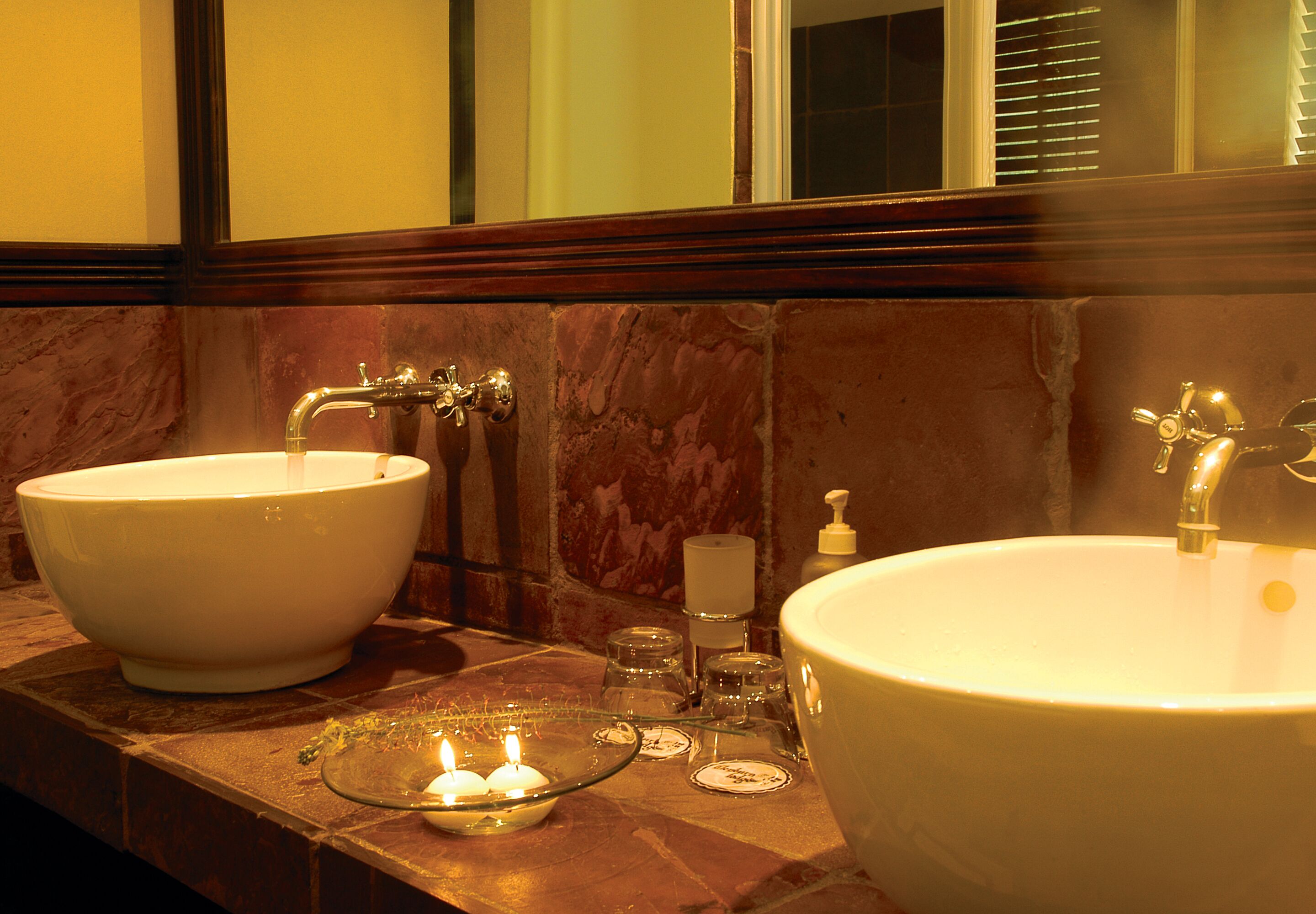 garden suite  | bathroom | free toiletries, towels, soap, shampoo