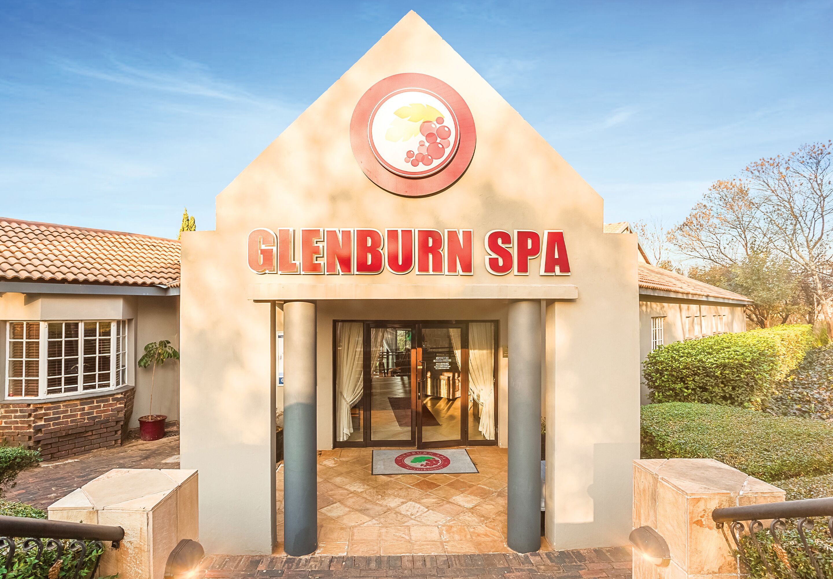 couples treatment room(s), sauna, hot tub, steam room, body treatments