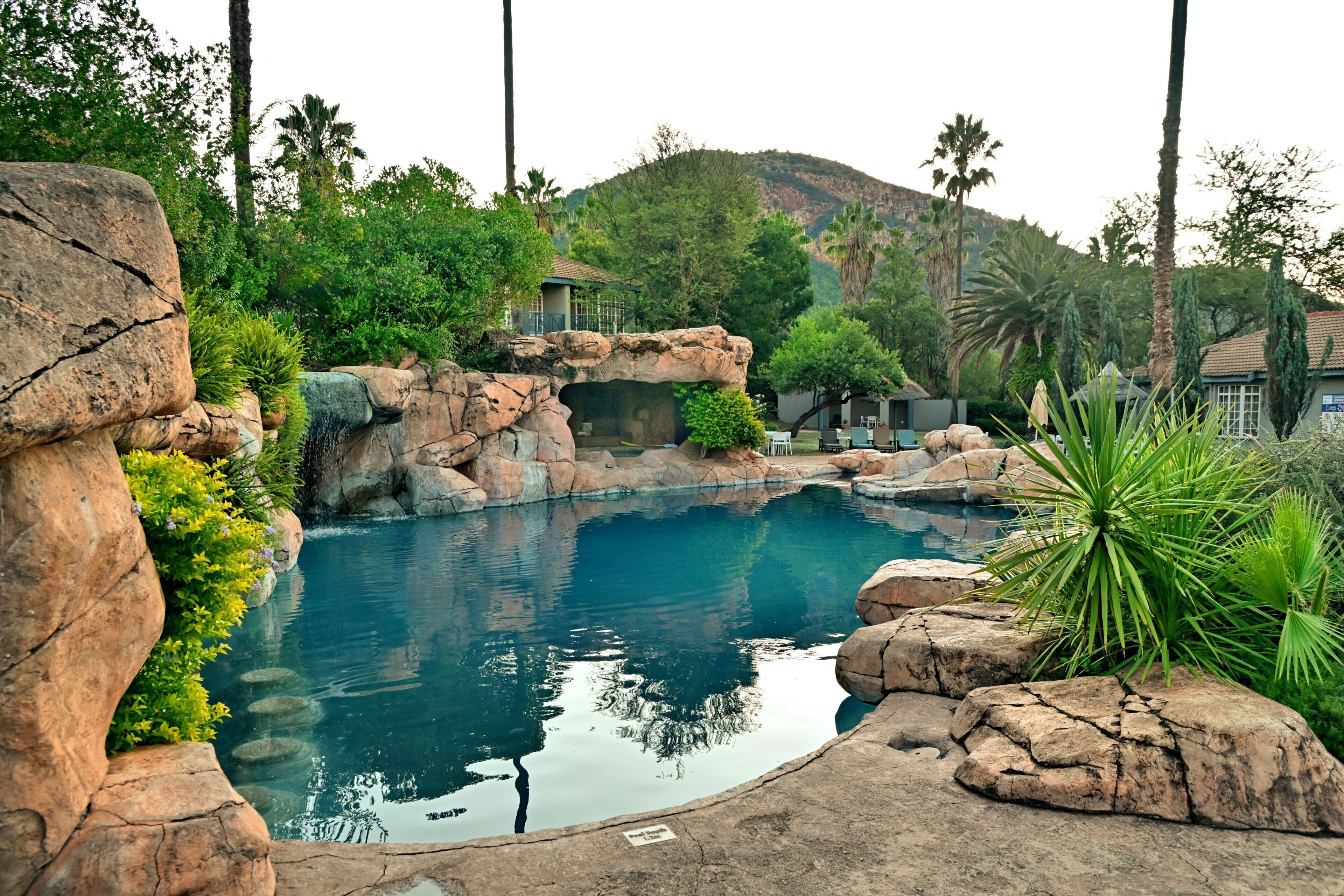 2 outdoor pools