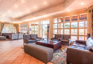 Lobby sitting area - Glenburn Lodge & Spa (Muldersdrift)