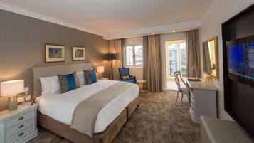 Premium bedding, minibar, in-room safe, desk