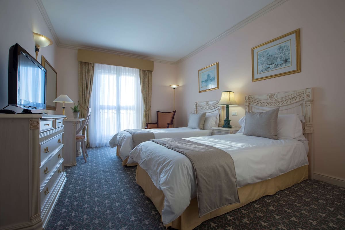 Premium bedding, minibar, in-room safe, desk
