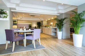 Frokostbuffé hver dag (ZAR 145 per person)