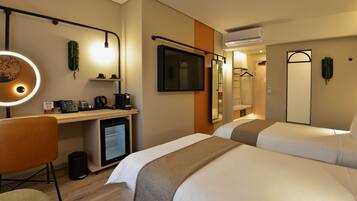 1 bedroom, in-room safe, desk, laptop workspace