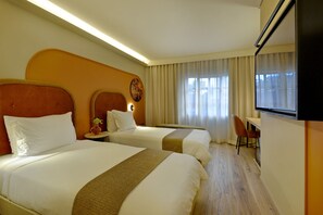 1 bedroom, in-room safe, desk, laptop workspace - City Lodge Hotel Victoria And Alfred Waterfront (Cape Town)