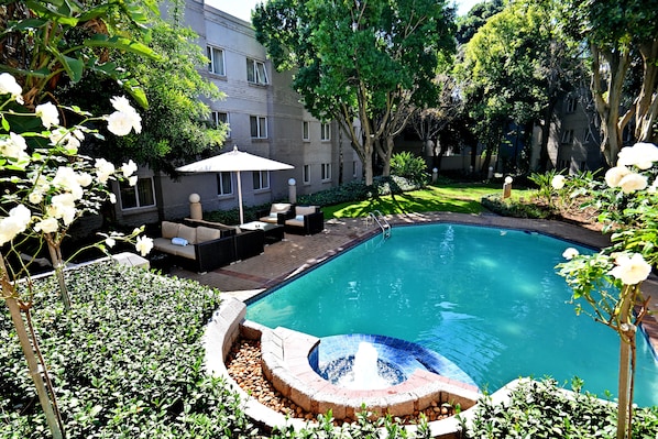 Outdoor pool, pool loungers