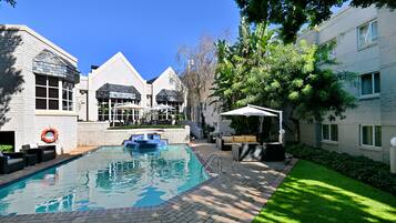 Outdoor pool, sun loungers
