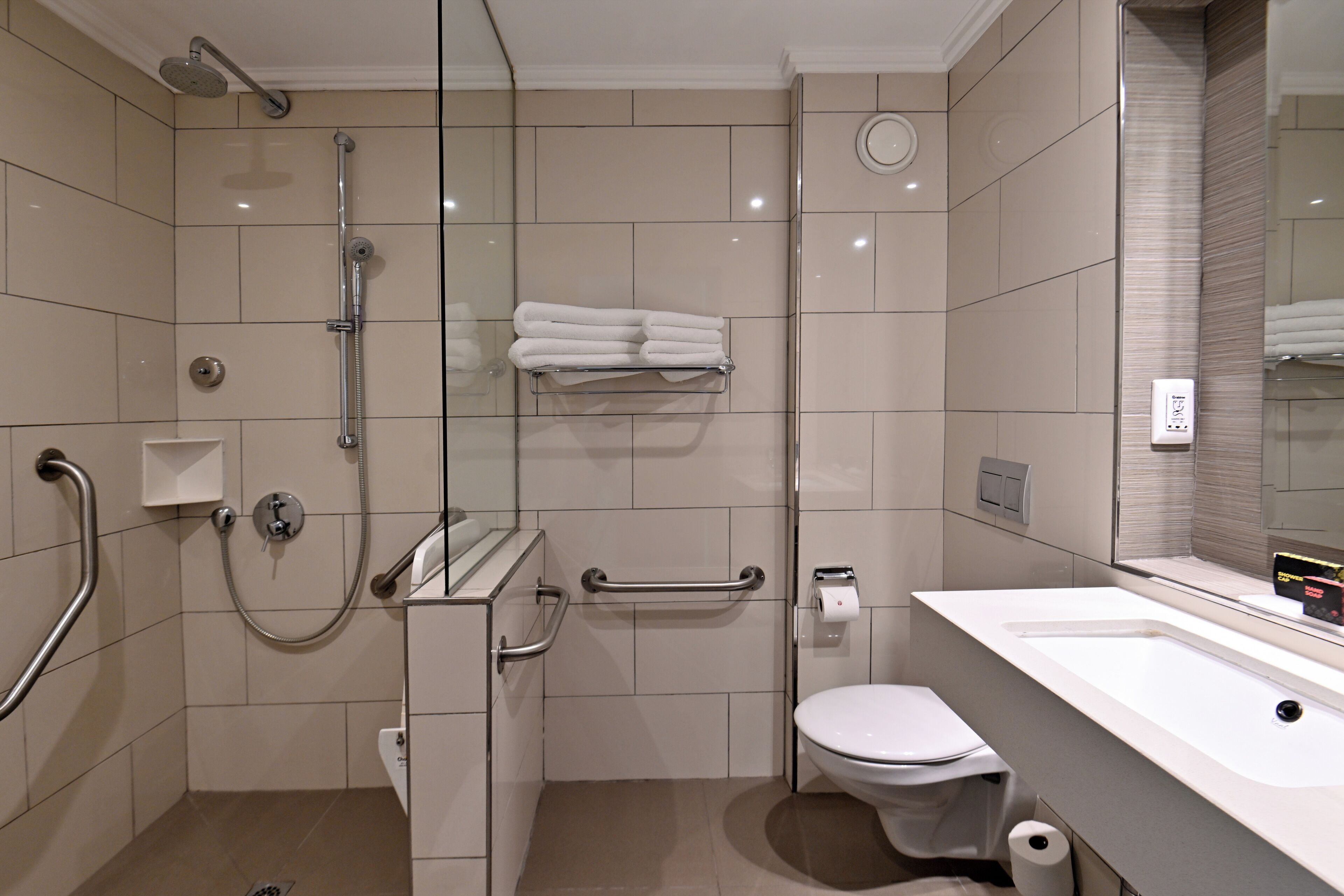 double room, accessible, non smoking | bathroom | free toiletries, hair dryer, towels