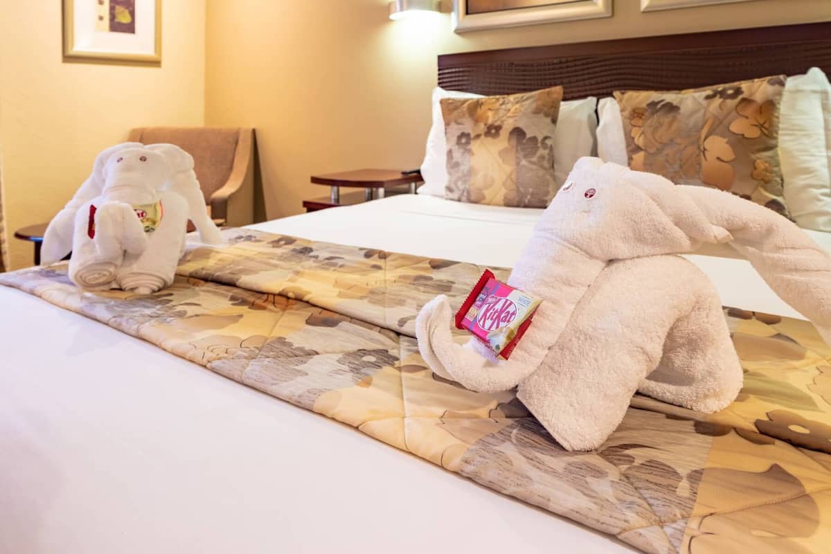 double room, non smoking | premium bedding, in-room safe, desk, blackout curtains