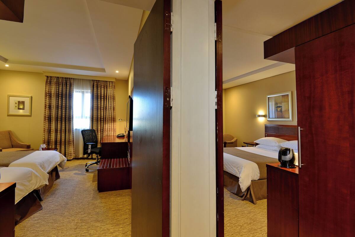 premium bedding, in-room safe, desk, blackout curtains