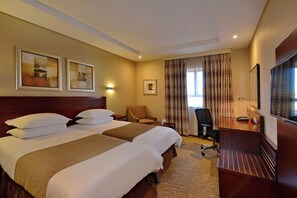 Premium bedding, in-room safe, desk, blackout drapes