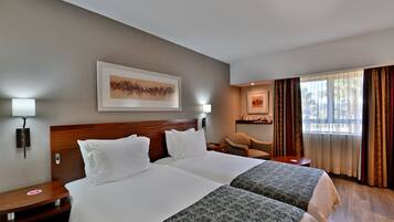 1 bedroom, premium bedding, in-room safe, desk