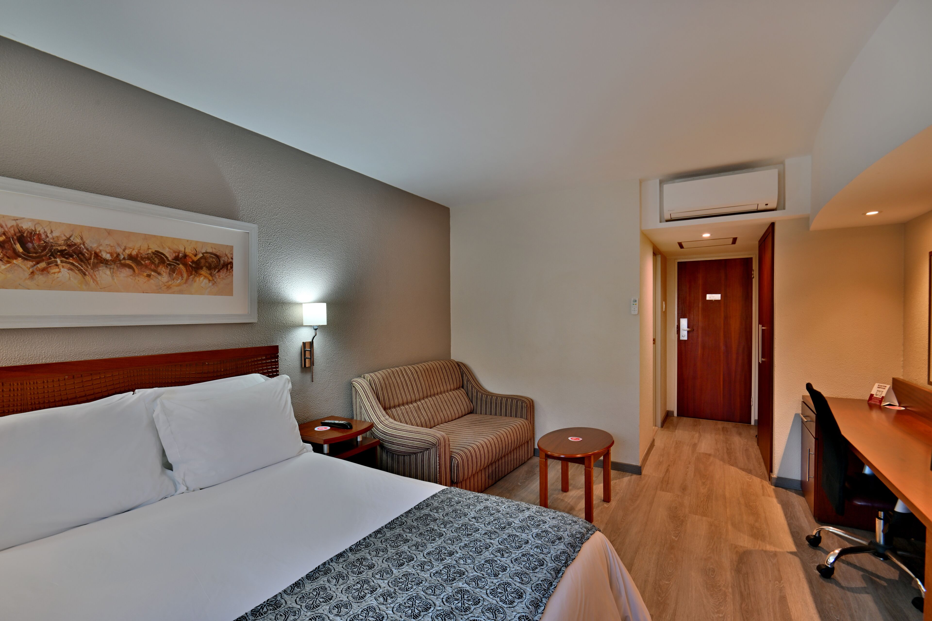 1 bedroom, premium bedding, in-room safe, desk