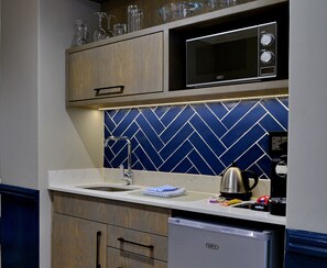 Fridge, microwave, espresso maker, coffee/tea maker